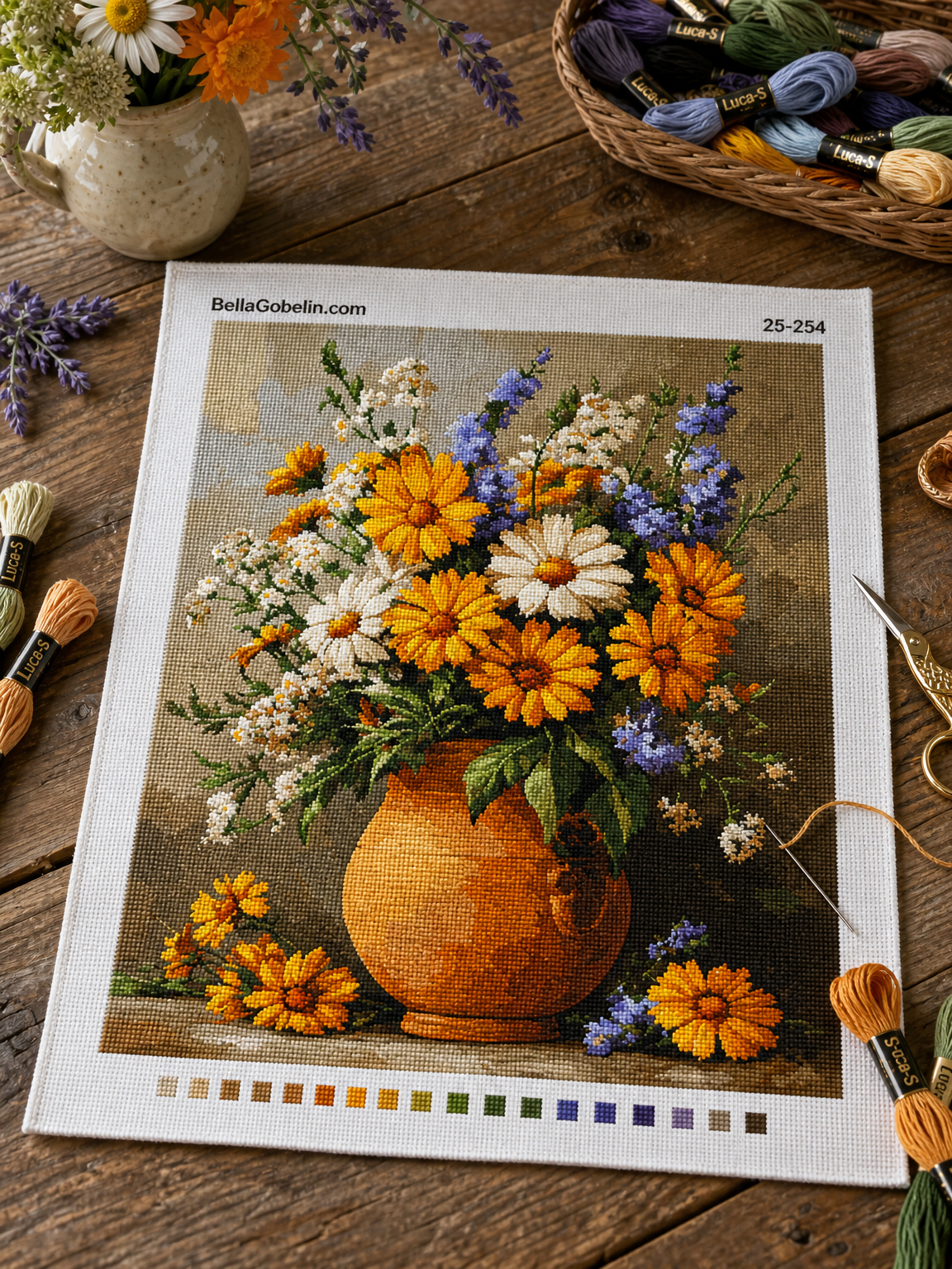 Blumenstrauß in einem Tonkrug