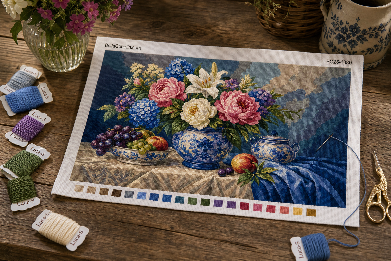 Blumenstillleben mit blauem Porzellan